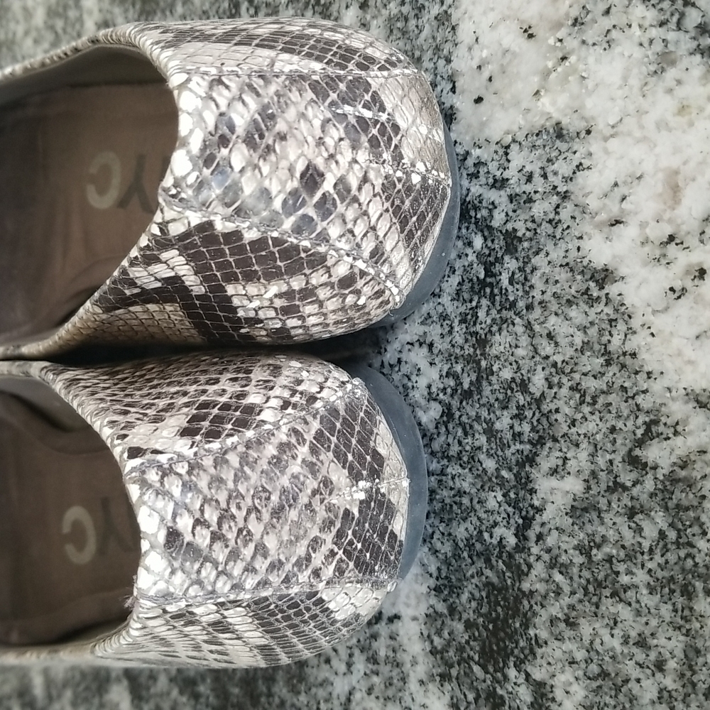 DKNYC ❤Stella Light Grey Flat ❤ Sz 6.5 - Picture 4 of 7
